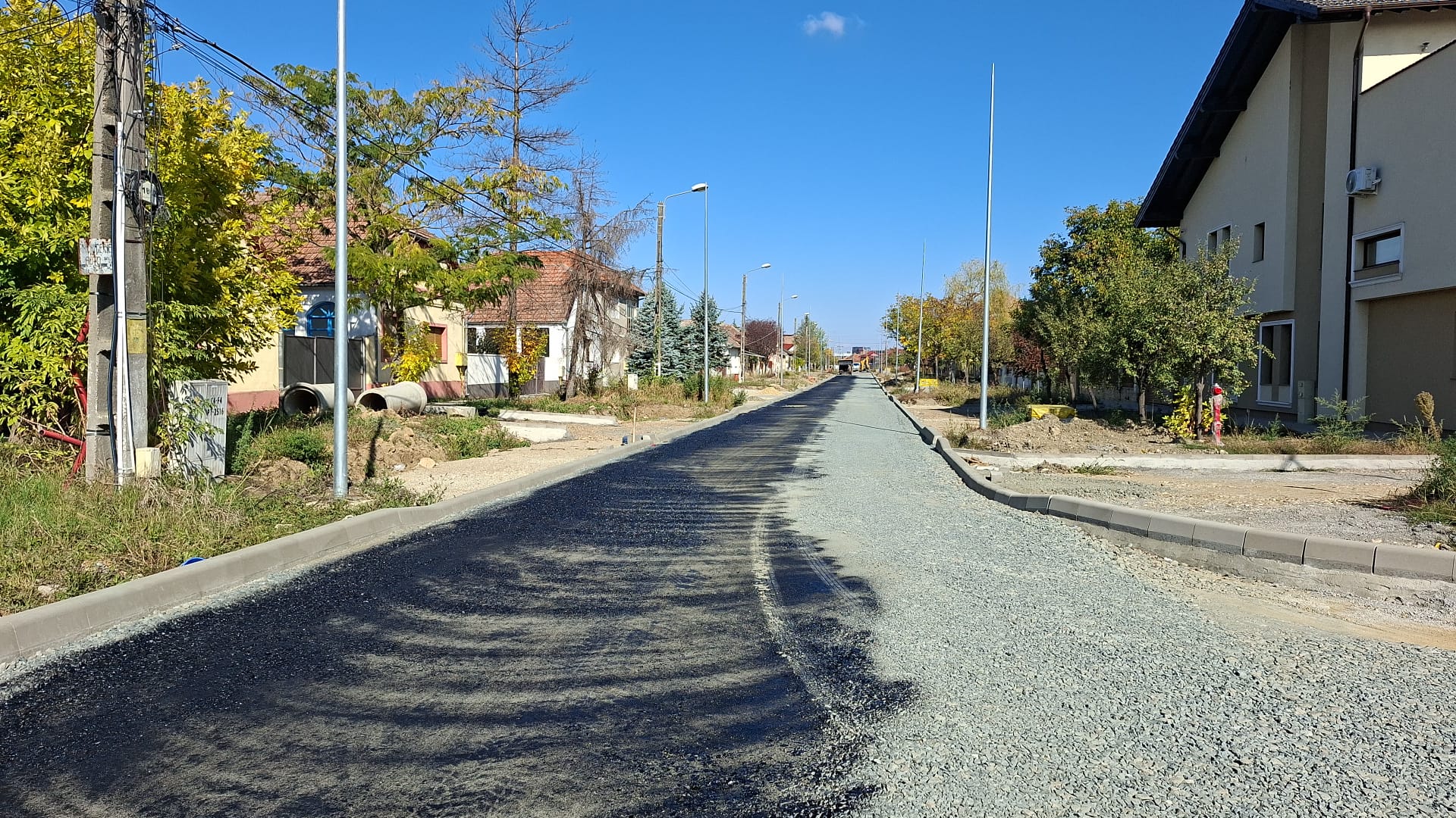 Încep lucrările de asfaltare pe strada Făgăraș